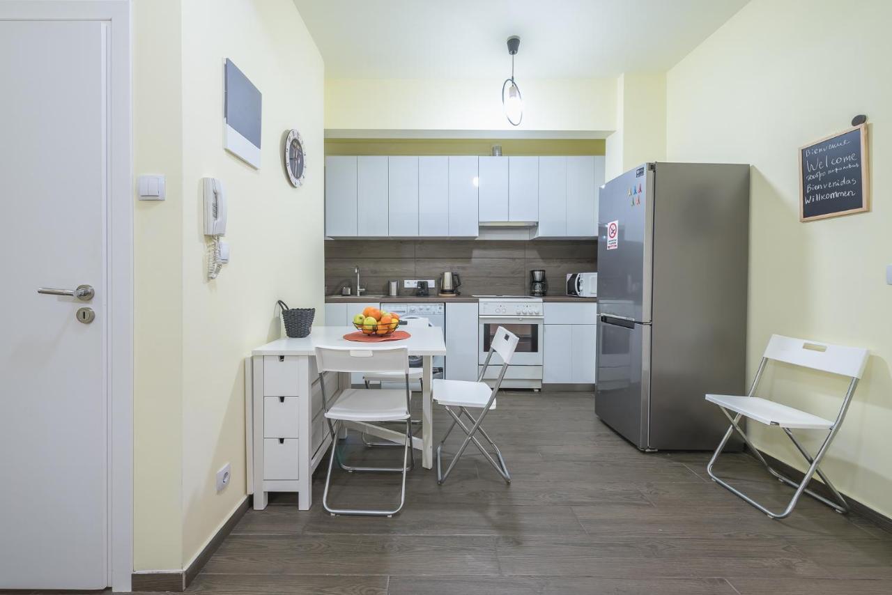 Superb Acropolis View 3Bd Apt In Historical Center Athén Kültér fotó
