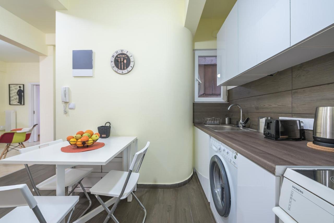 Superb Acropolis View 3Bd Apt In Historical Center Athén Kültér fotó