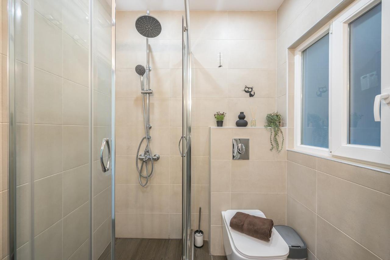 Superb Acropolis View 3Bd Apt In Historical Center Athén Kültér fotó